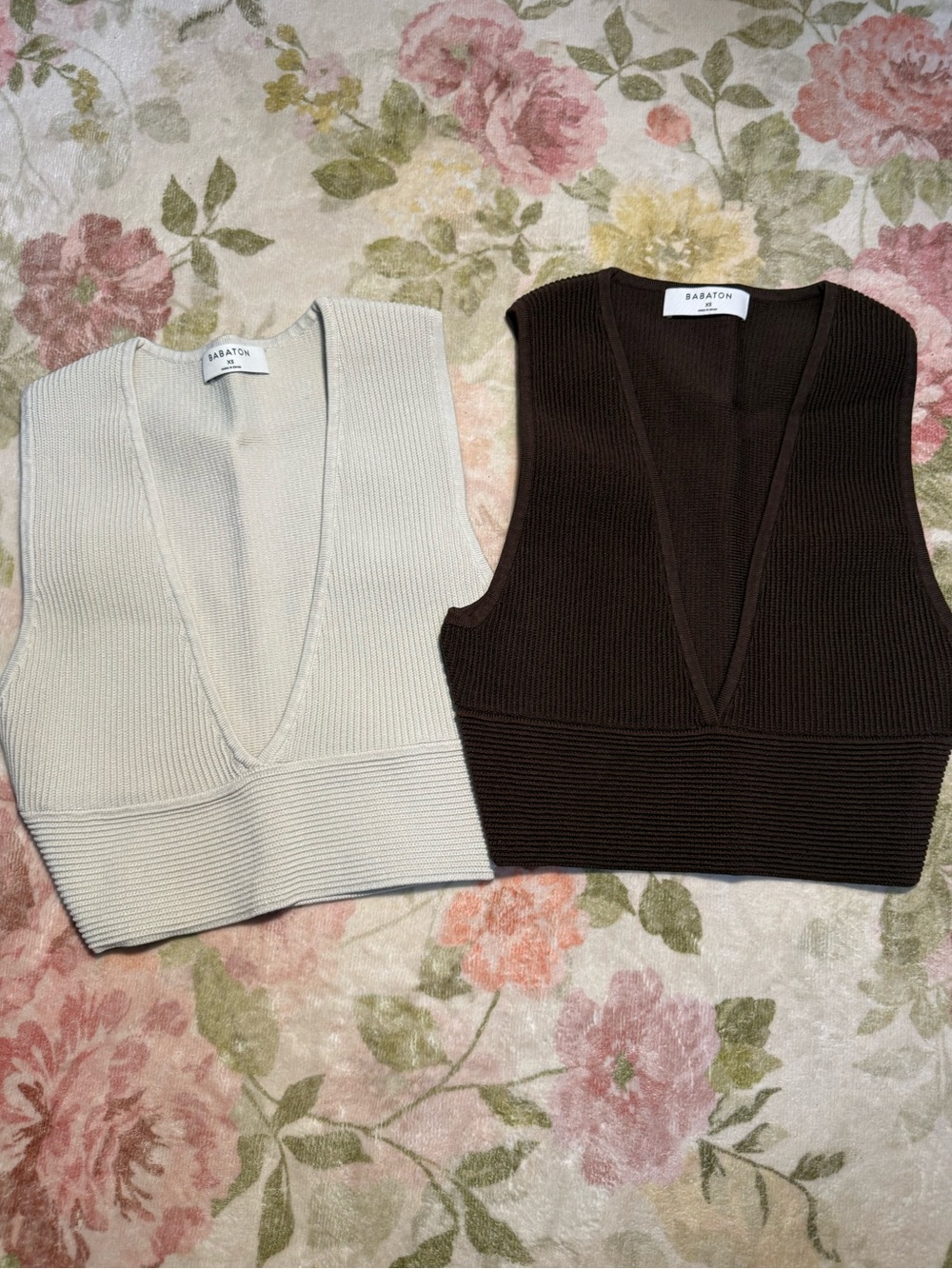 ARITZIA Top Bundle! TWO BABATON Sculpt Knit Cropped Tank Tops